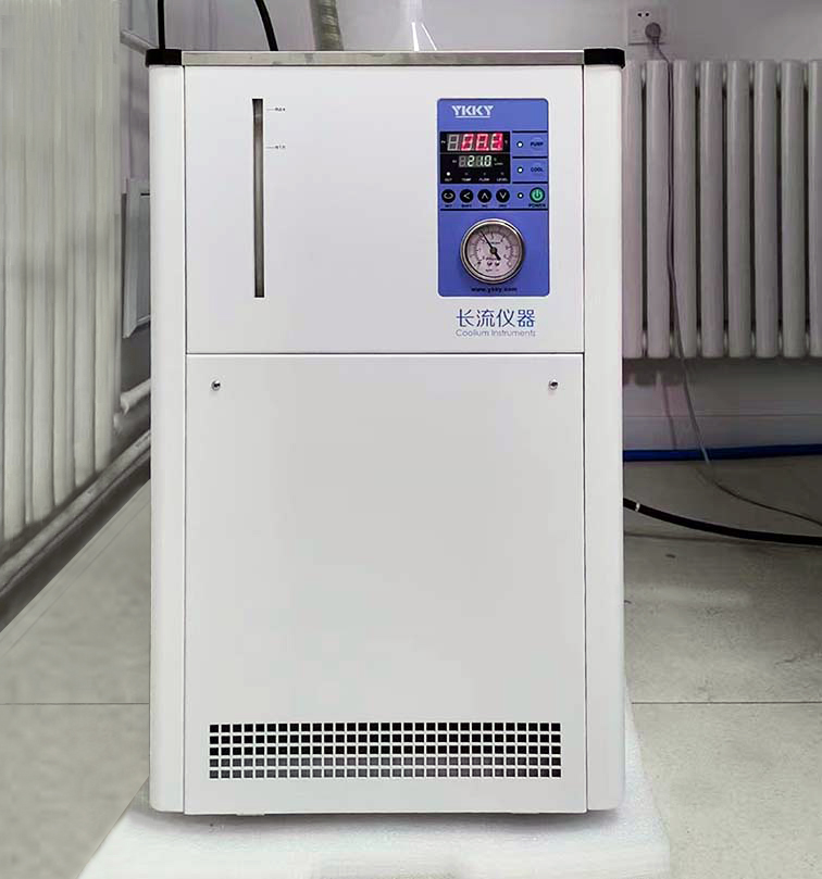 精密冷水機.jpg